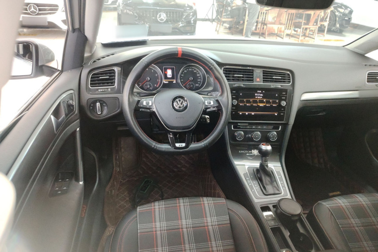 Volkswagen Golf (Imported) 2019 imagem de carro #11