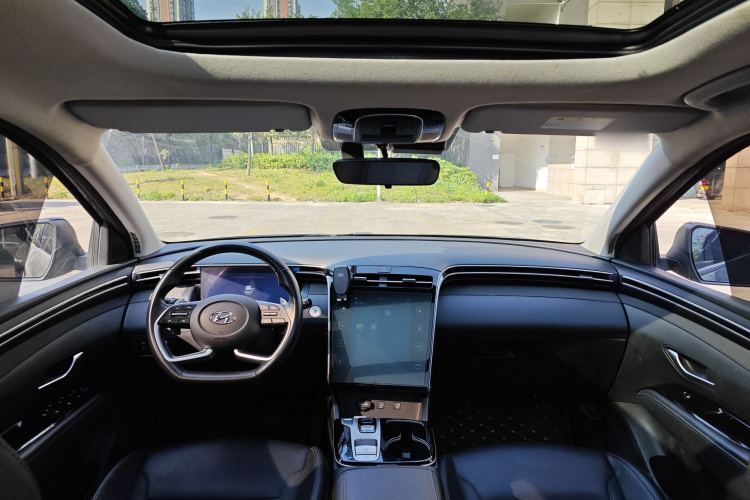 Hyundai Tucson 2022 car image #11