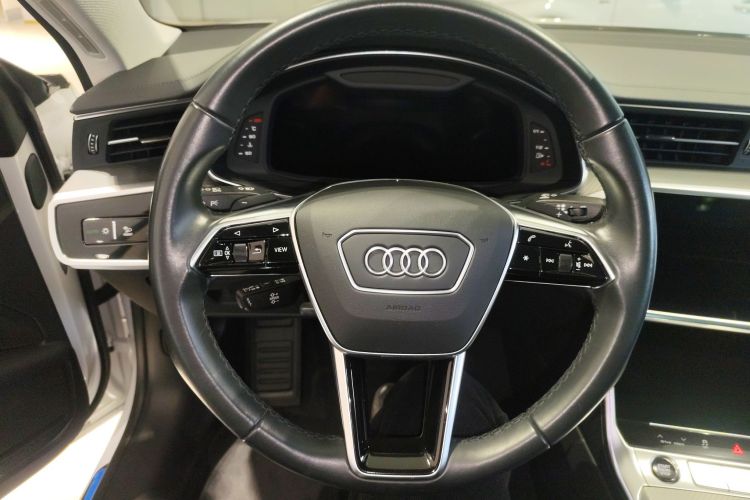 Audi A7 2022 car image #11