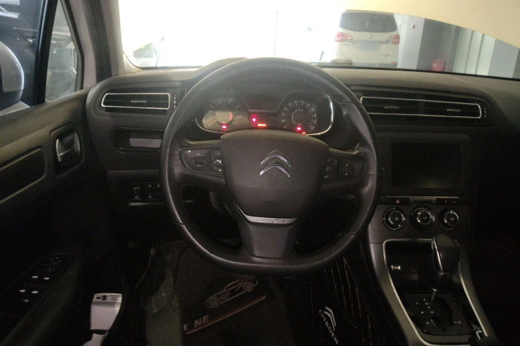 Citroen C4 C-Quatre 2018 car image #11