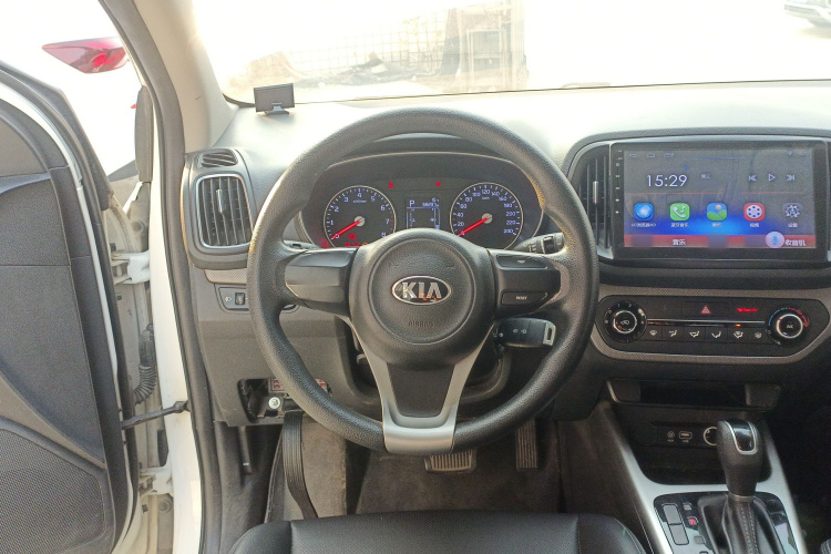 Kia Stonic 2016 #11 Kia Stonic 2016 car image #11