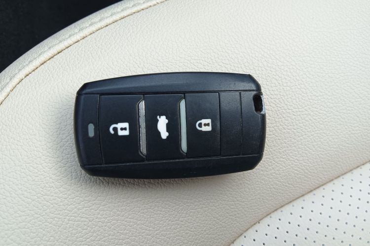 长安 悦翔V7 2017 汽车图片 #11