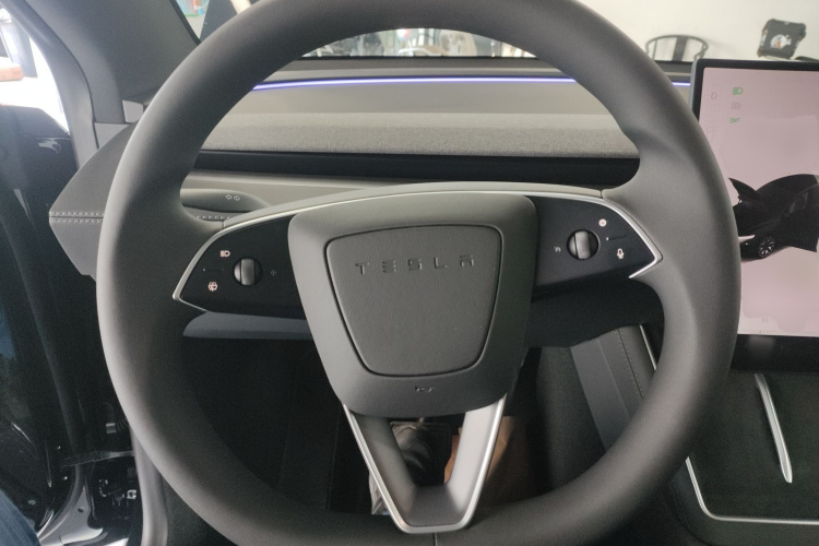 特斯拉 Model Y L 2025 汽车图片 #11