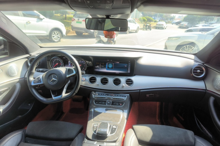 Mercedes-Benz E Class 2017 immagine di auto #11