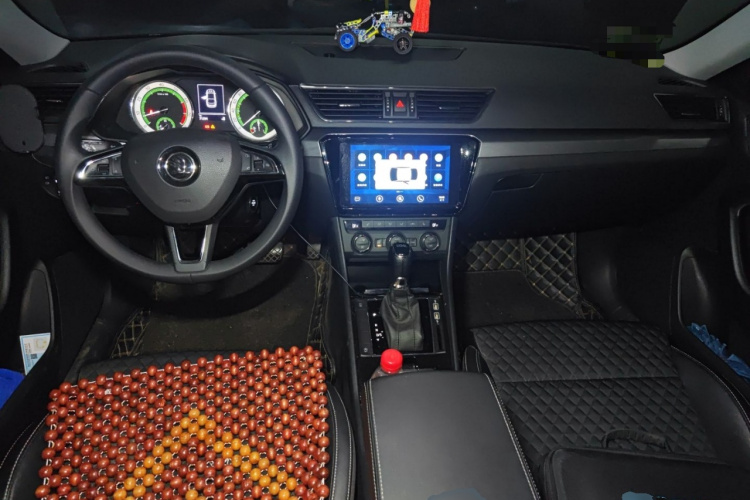 Skoda Superb 2019 #11 Skoda Superb 2019 car image #11
