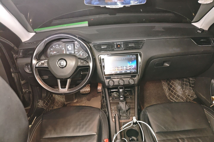 Skoda Octavia 2016 car image #11