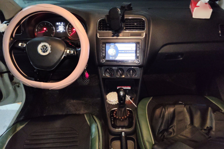Polo 2016 car image #11