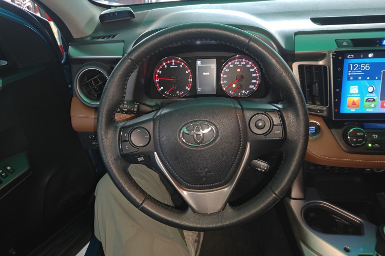 RAV4 2016 immagine di auto #11