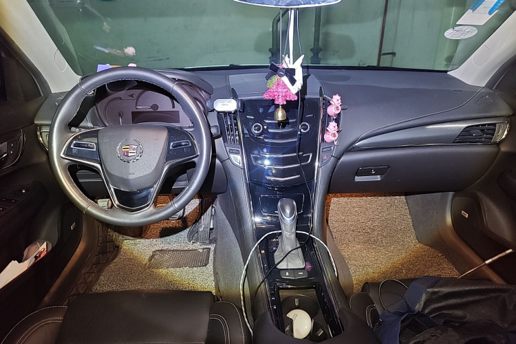 2015 car image #11
