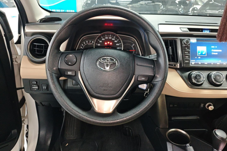 Toyota RAV4 2014 car image #11