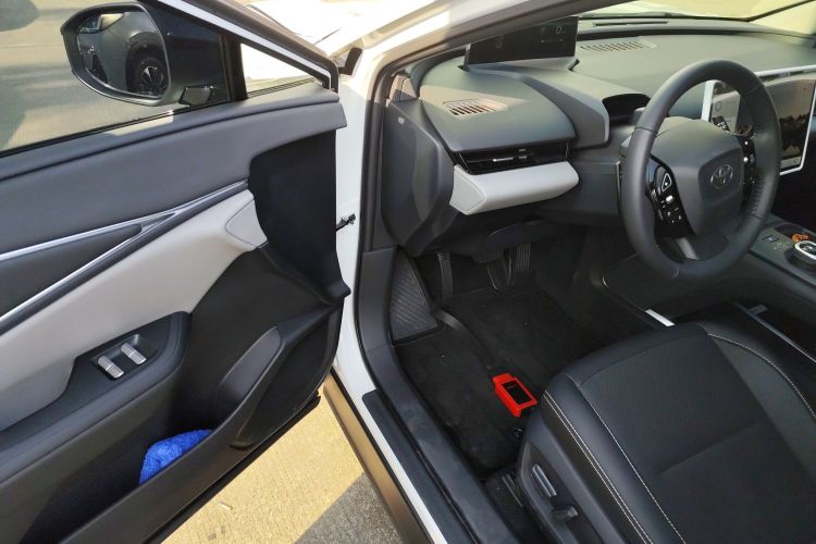 Toyota bZ5 2025 car image #11