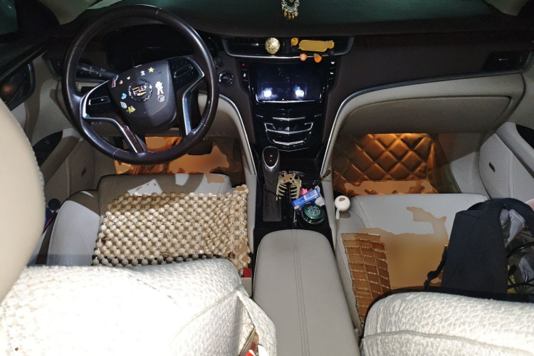 2015 car image #11