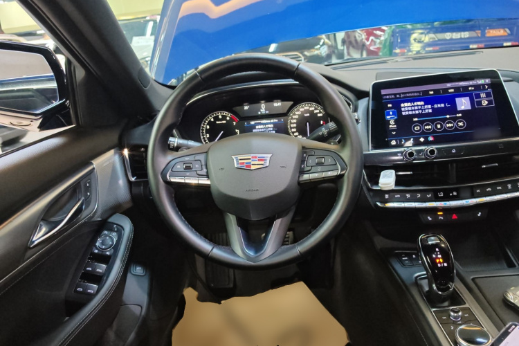 2021 car image #11