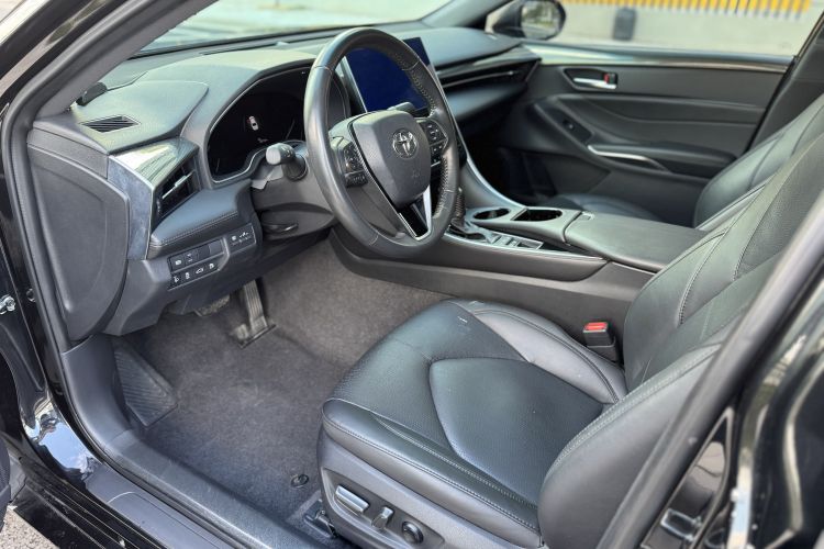 Toyota Avalon 2023 car image #11