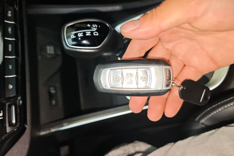 Vision X3 2019 car image #11