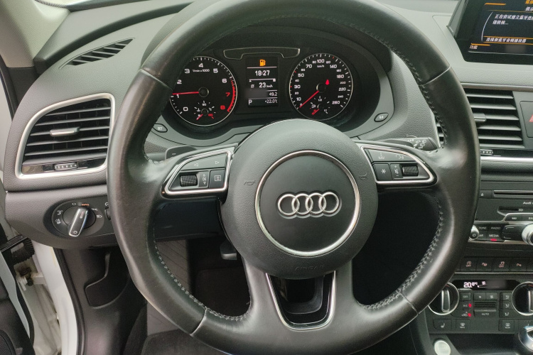 Audi Q3 2017 #11 Audi Q3 2017 car image #11