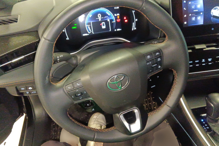 Toyota Avalon 2025 car image #11
