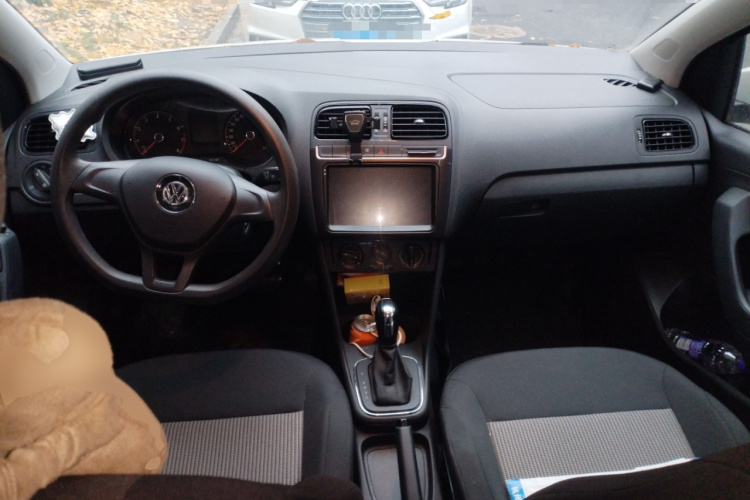 Polo 2018 car image #11