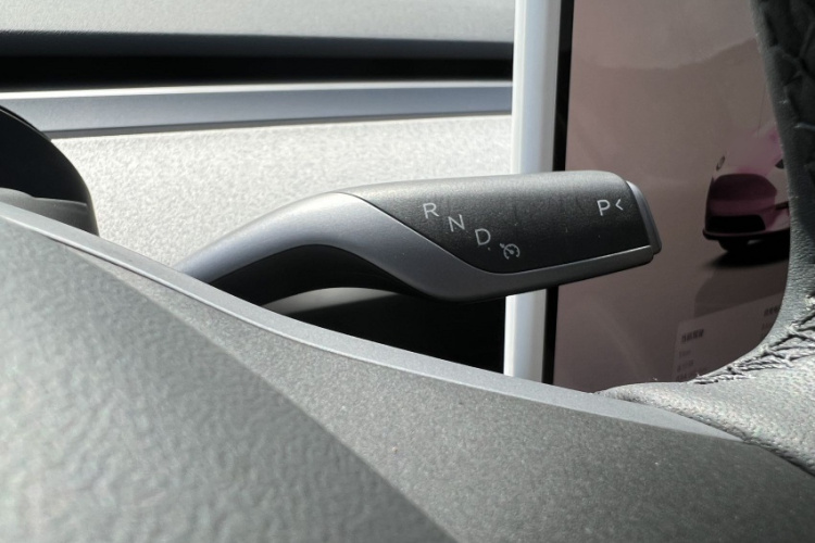 Tesla Model Y 2024 #11 Tesla Model Y 2024 immagine di auto #11