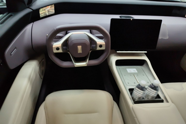 Avatr 12 2024 car image #11