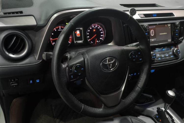 RAV4 2017 #11 RAV4 2017 car image #11