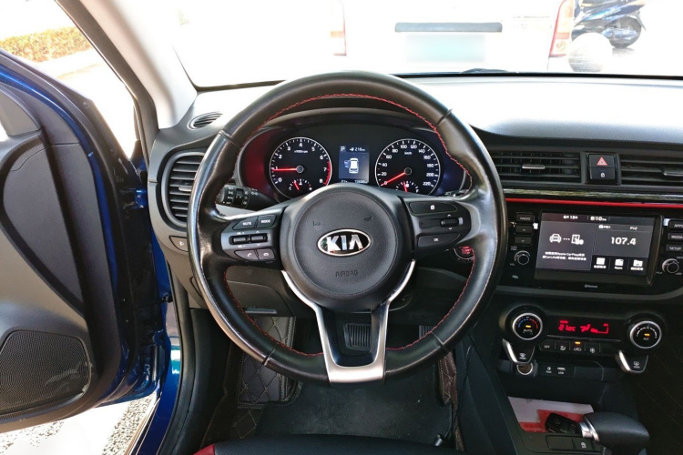 Kia Rio Cross 2018 صورة سيارة #11