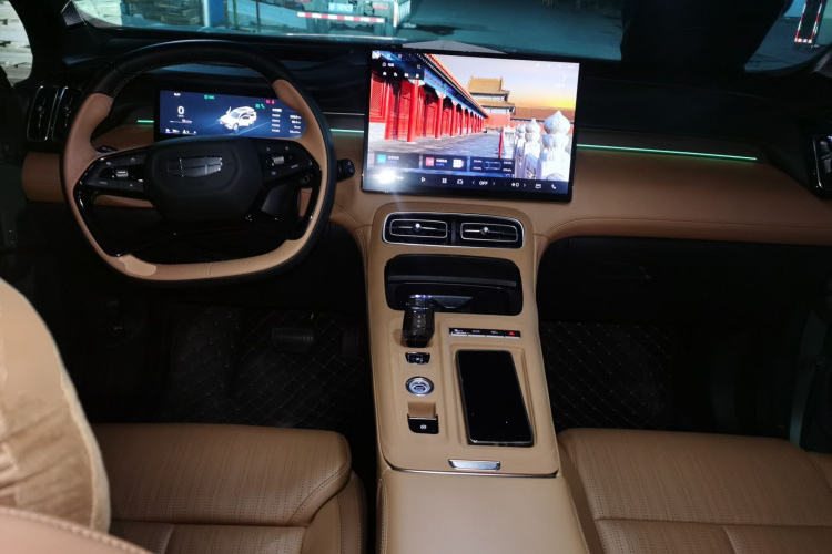 GEELY Boyue L 2025 car image #11