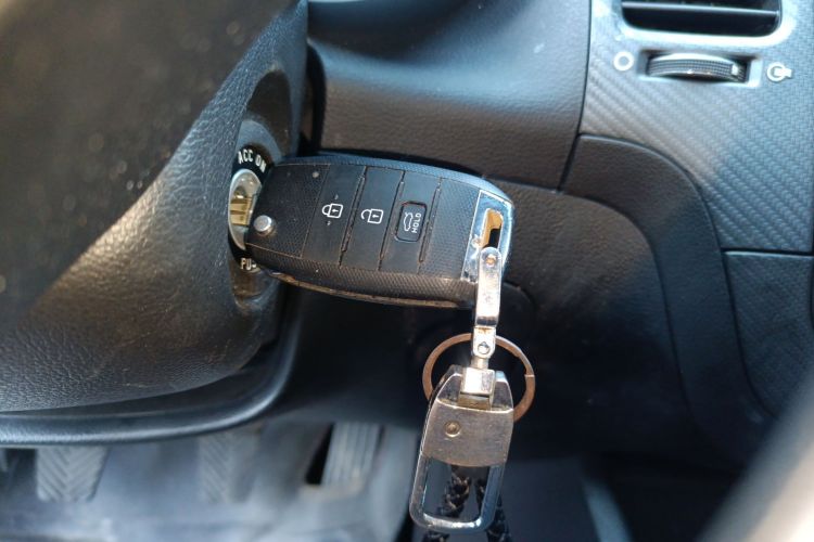 Kia K3 2018 car image #11