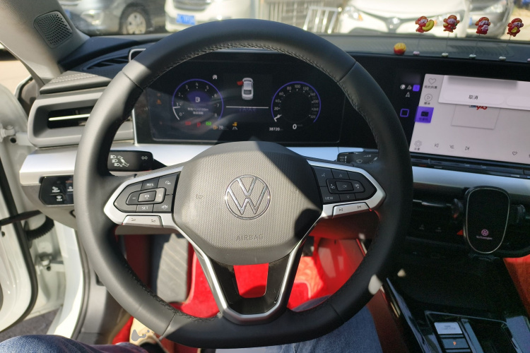 Volkswagen Lamando 2024 immagine di auto #11