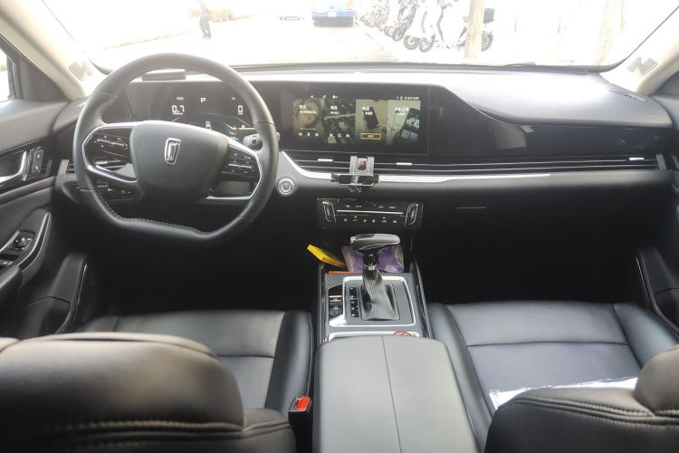 2022 car image #11