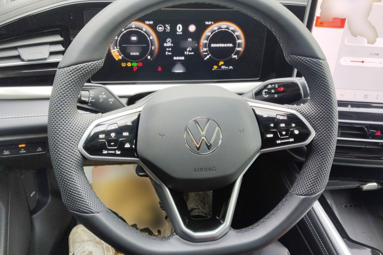 Volkswagen Passat 2024 car image #11