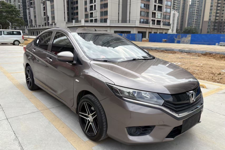 Honda Greiz 2018 صورة سيارة #11