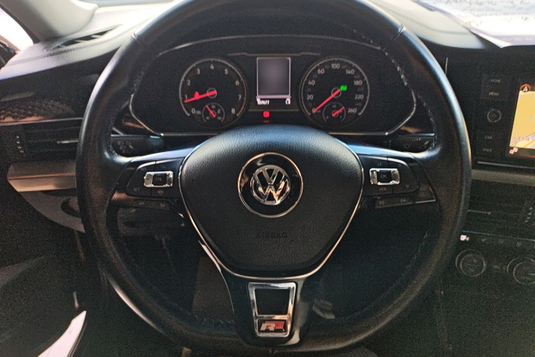Volkswagen Passat 2019 car image #11