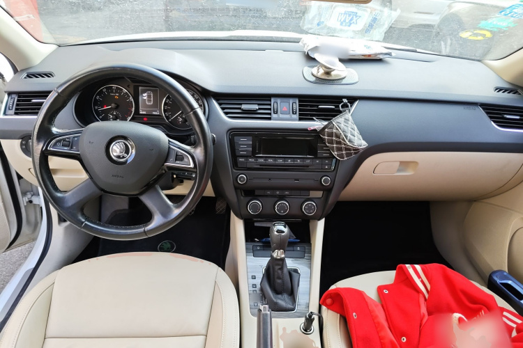Skoda Octavia 2015 #11 Skoda Octavia 2015 car image #11
