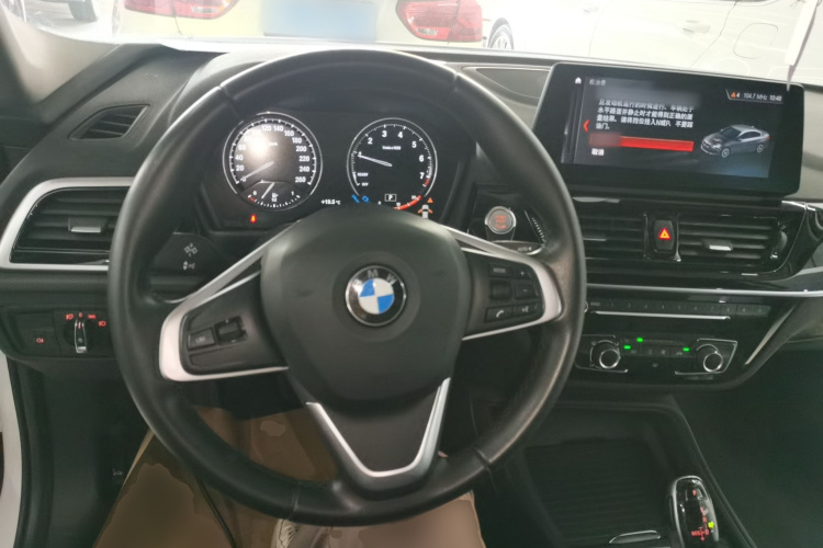 BMW 1 Series 2021 car image #11