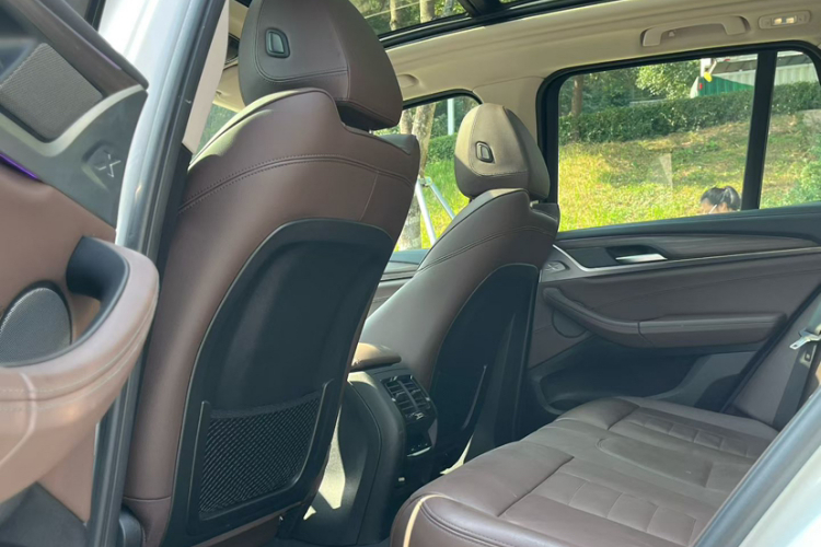 BMW X3 2020 car image #11