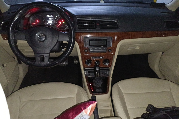Volkswagen Lavida 2013 car image #11
