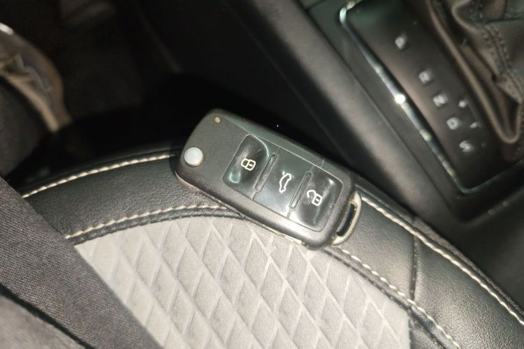 Skoda Yeti 2016 car image #11