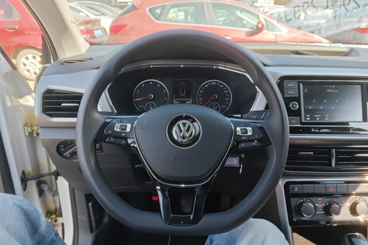 Volkswagen T-Cross 2021 #11 Volkswagen T-Cross 2021 car image #11