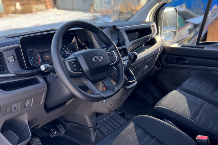 Ford Transit T8 2025 car image #11