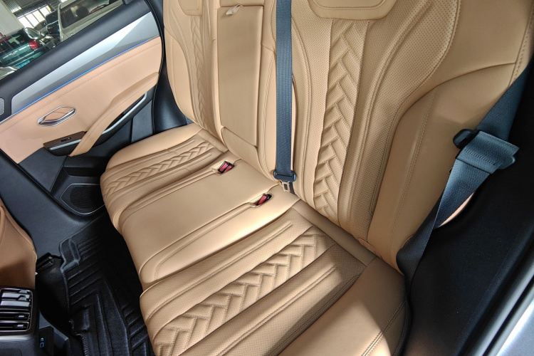 BYD SongL DM-i 2024 car image #11