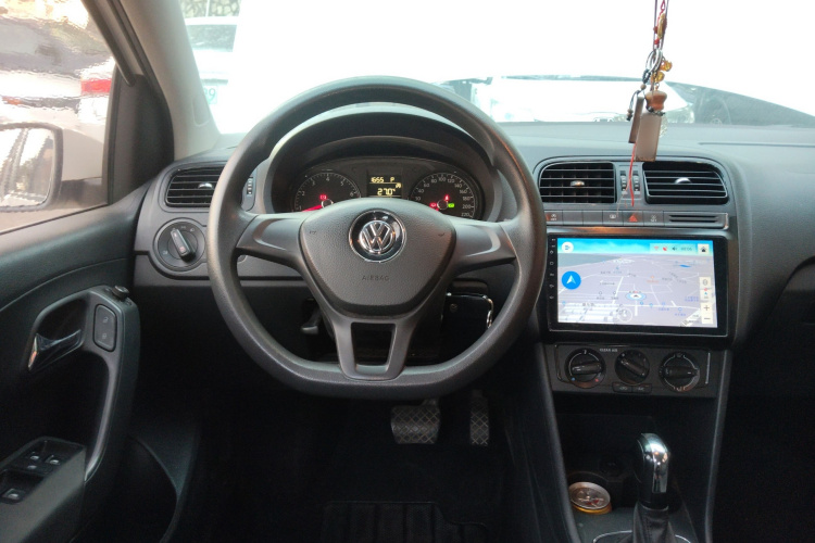 Polo 2018 imagen de coche #11