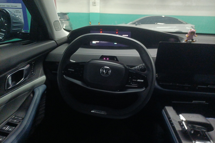 Changan UNI-K iDD 2022 car image #11