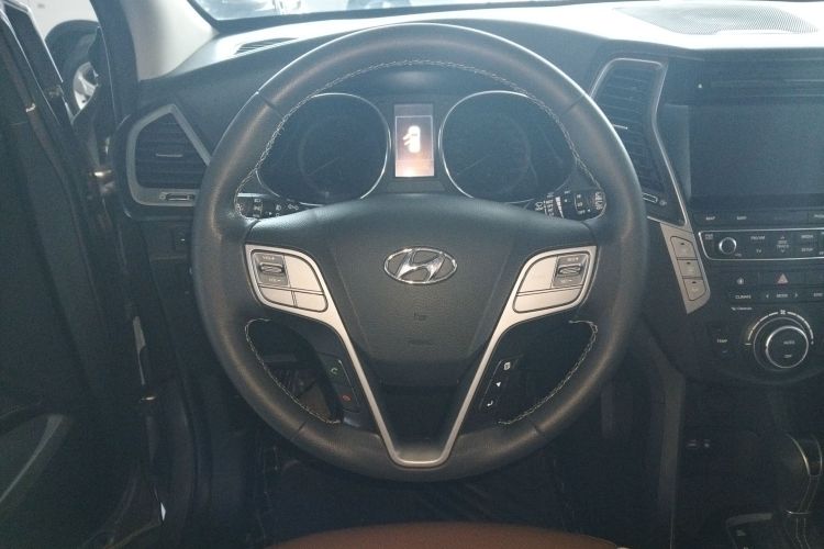 Hyundai Santa Fe 2016 car image #11