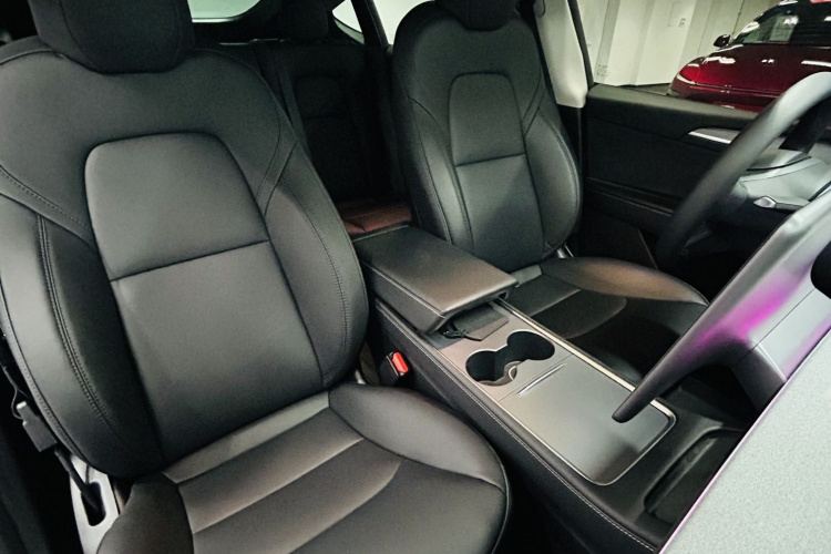 Tesla Model Y 2024 car image #11