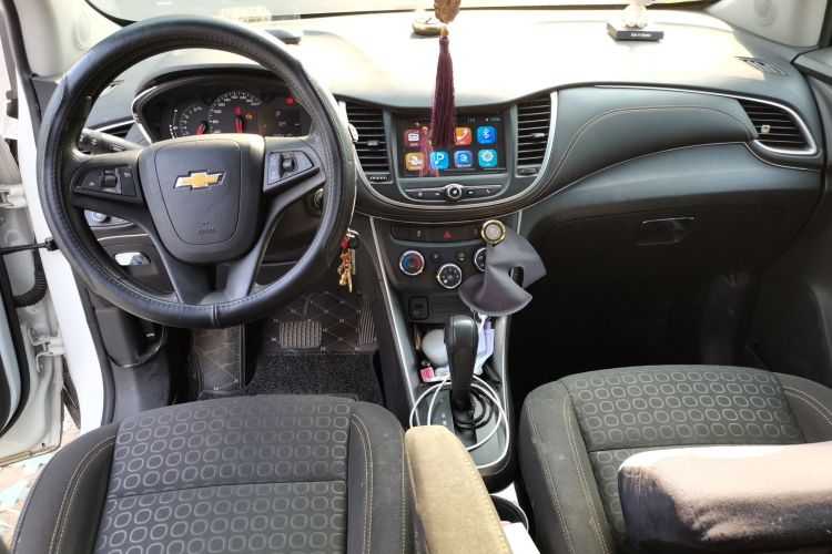 Chevrolet Tracker 2018 #11 Chevrolet Tracker 2018 car image #11