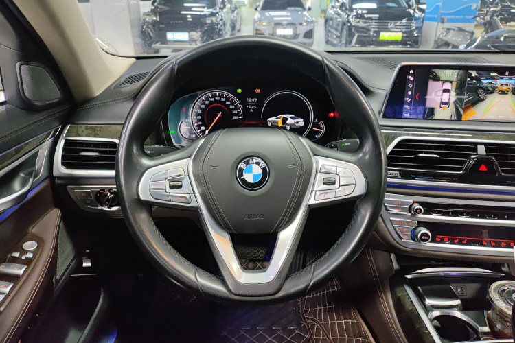 BMW 7 Series 2019 #11 BMW 7 Series 2019 car image #11