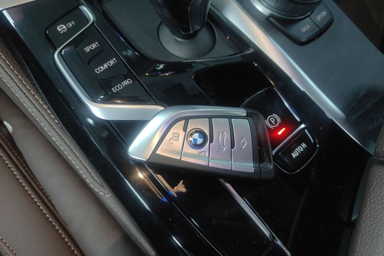 BMW 5 Series 2020 #11 BMW 5 Series 2020 car image #11