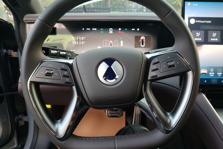 Denza Z9GT 2024 car image #11