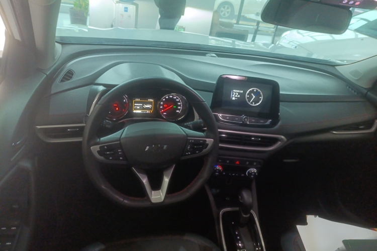 Chevrolet Tracker 2023 #11 Chevrolet Tracker 2023 car image #11